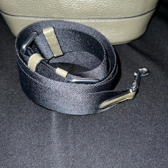 Coach Dempsey Bucket Bag Olive Green - Picture 10 of 14